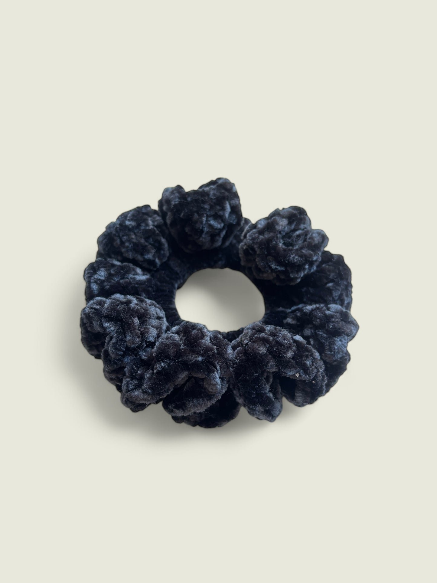 Zwarte velvet scrunchie