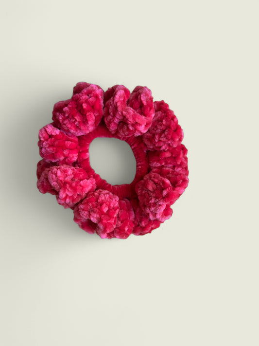 Felroze velvet scrunchie