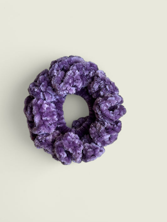 Paarse velvet scrunchie