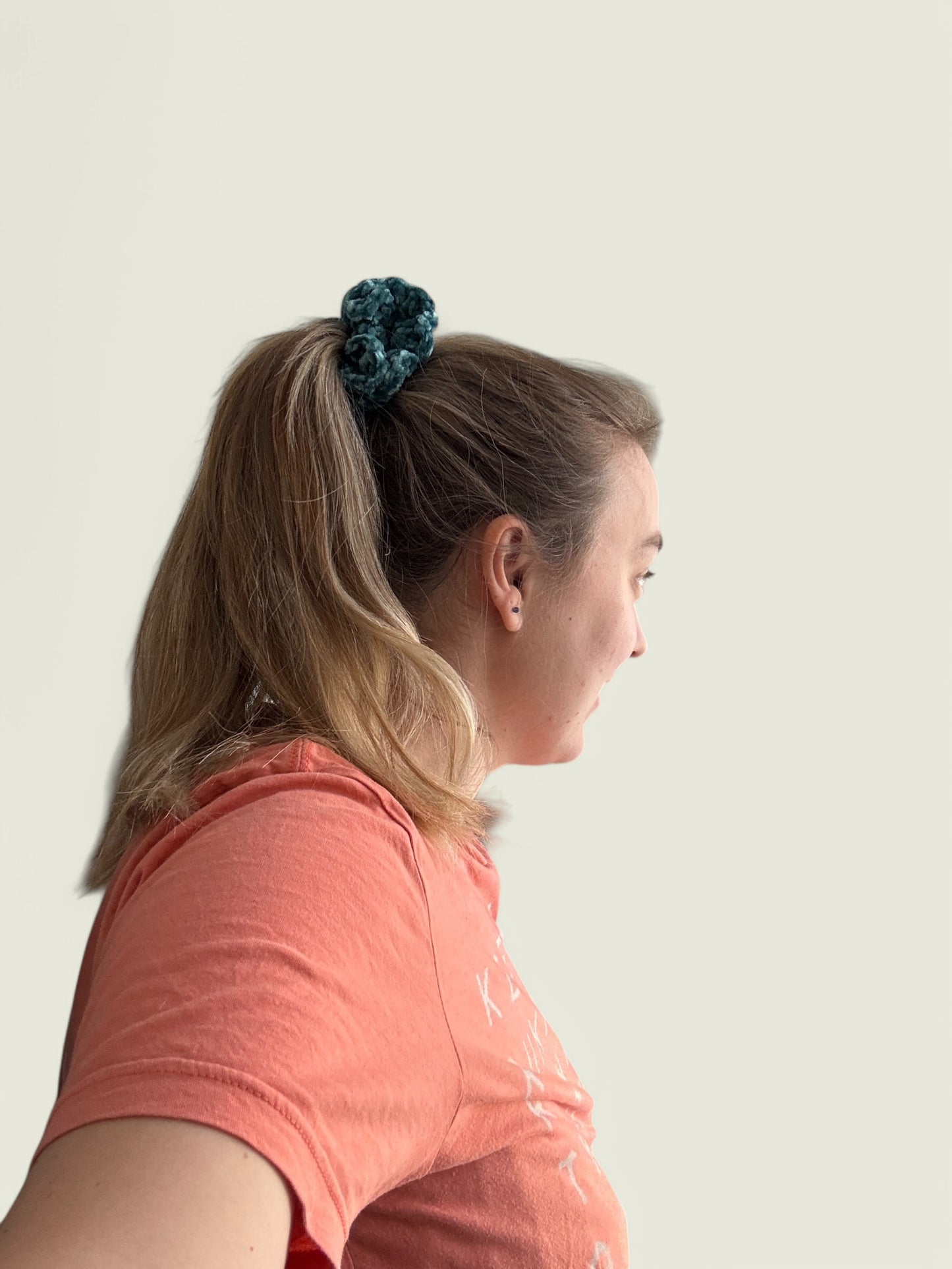Blauwe/teal velvet scrunchie