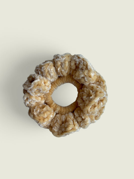Lichtgele velvet scrunchie