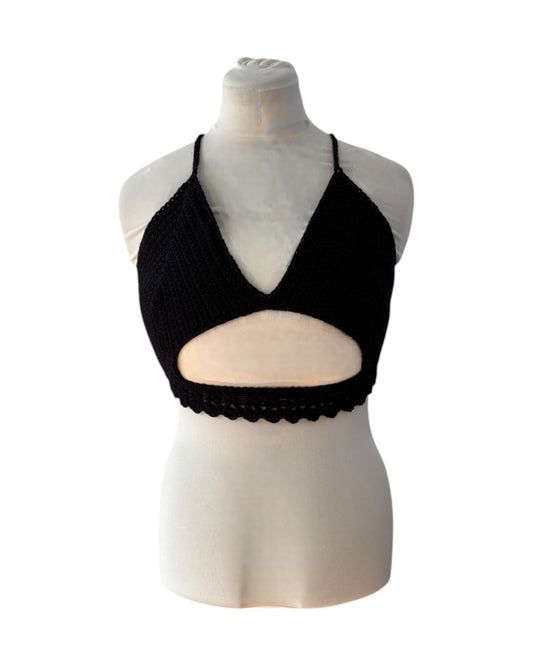 Gehaakte crop-top bralette katoen zwart- handgemaakte festival top (Peek-a-boob) - maat XL