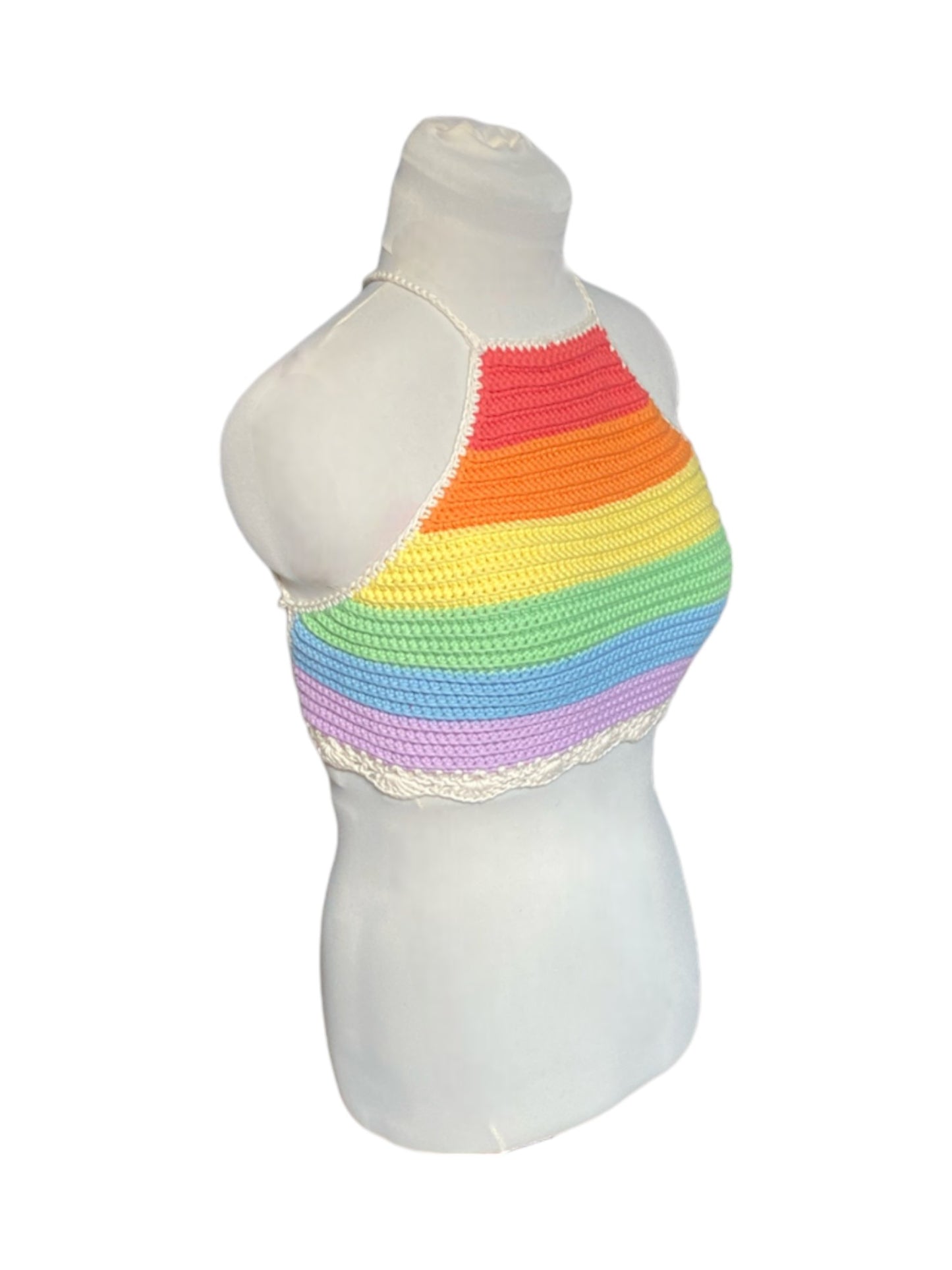 Gehaakte pastel regenboog halter-top - handgemaakte crop-top met geribbelde structuur en schelpenrand - maat M