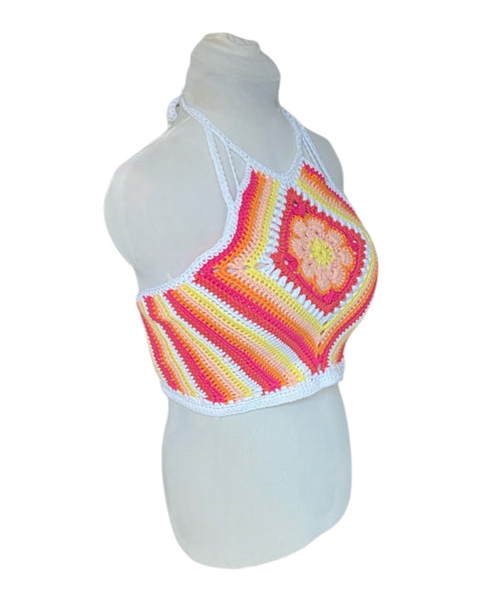 Gehaakte halter-top met bloem granny square - handgemaakte boho festival top  van katoen – maat L