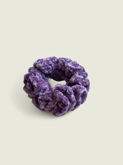 Paarse velvet scrunchie