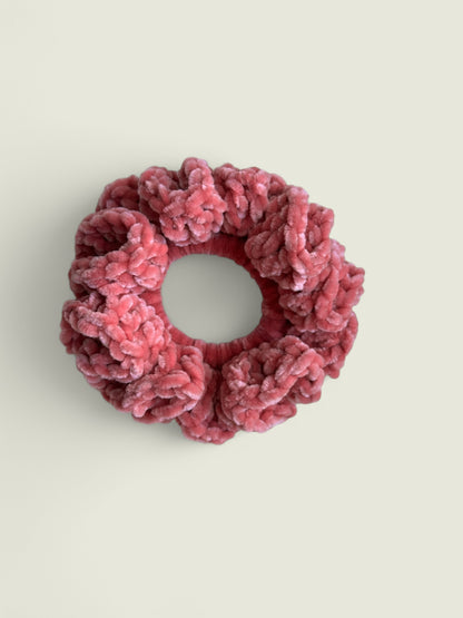 Zalmroze velvet scrunchie