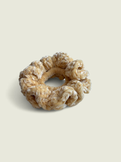 Lichtgele velvet scrunchie