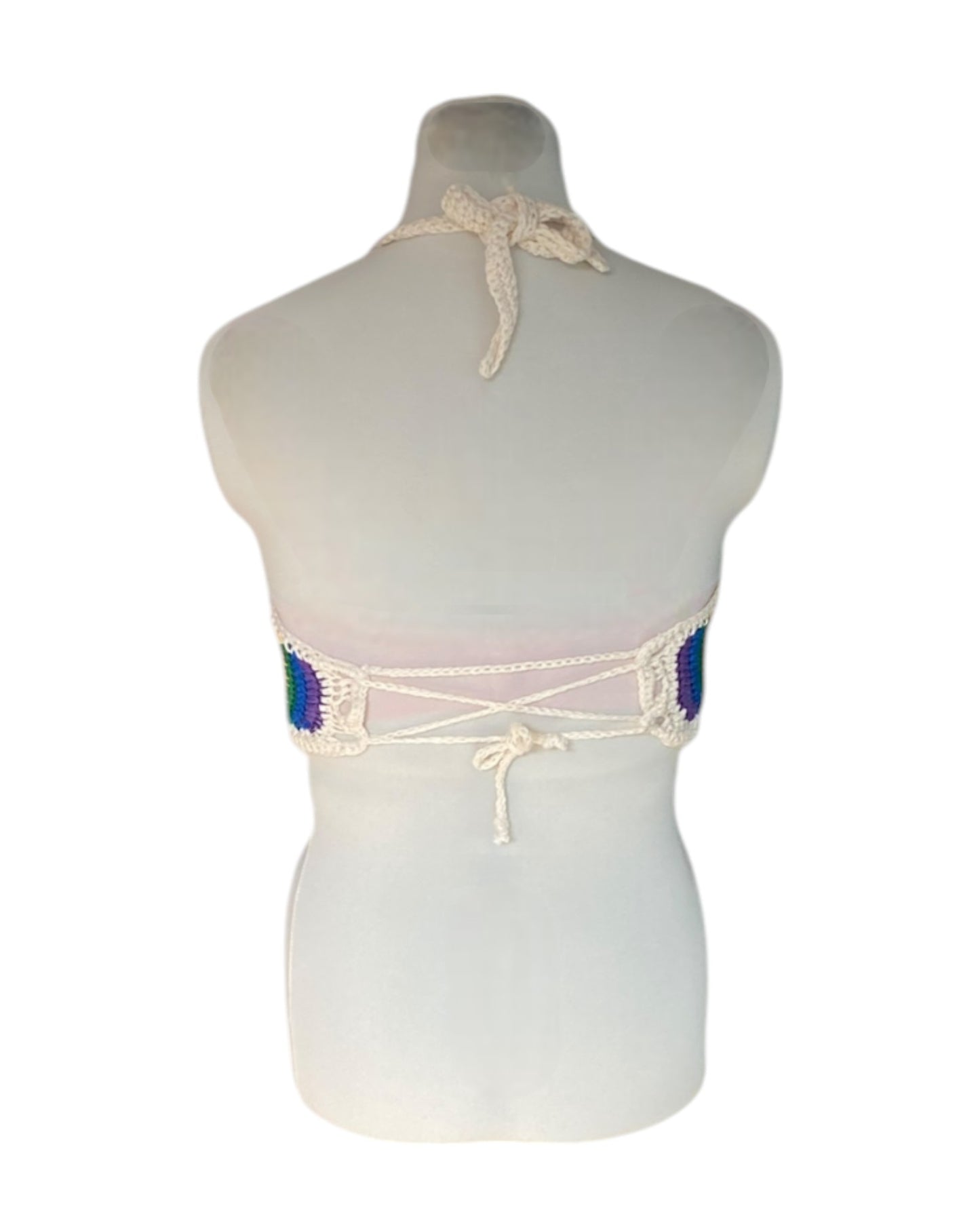 Gehaakte regenboog halter-top met bloem granny square - handgemaakte boho festival top  van katoen – maat M