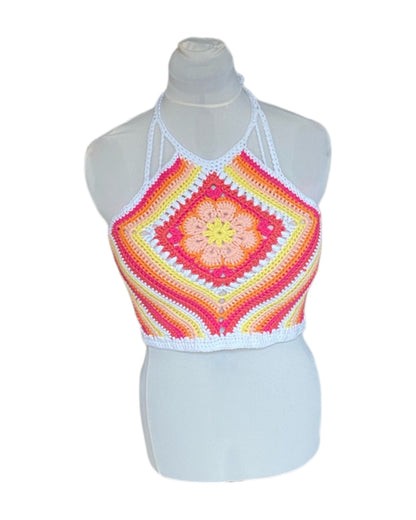 Gehaakte halter-top met bloem granny square - handgemaakte boho festival top  van katoen – maat L