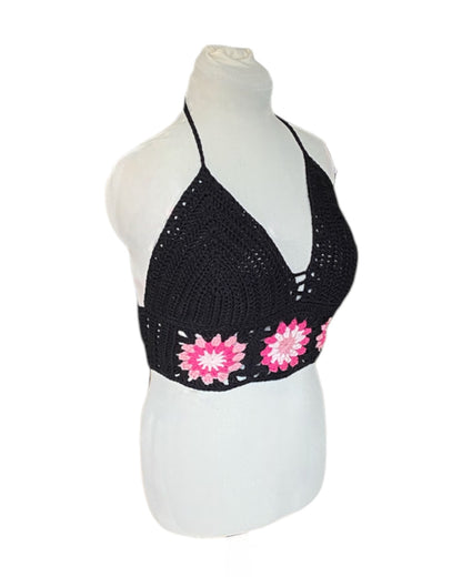 Gehaakte zwarte Marigold crop-top met roze granny squares – 100% katoen – maat L