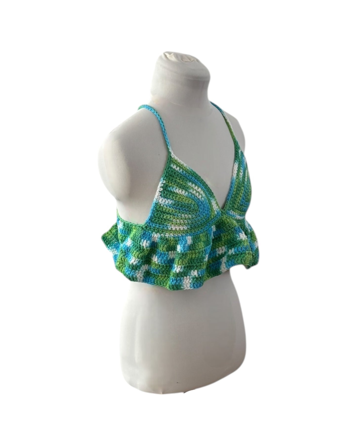 Gehaakte crop-top/bralette van 100% katoen – handgemaakte festival top met speelse ruches van groen-wit-blauwe kleuren – maat S
