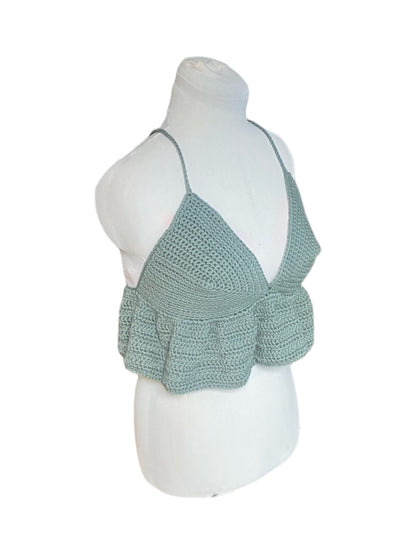 Gehaakte legergroene crop-top/bralette van 100% katoen – handgemaakte festival top met speelse ruches  – maat XL