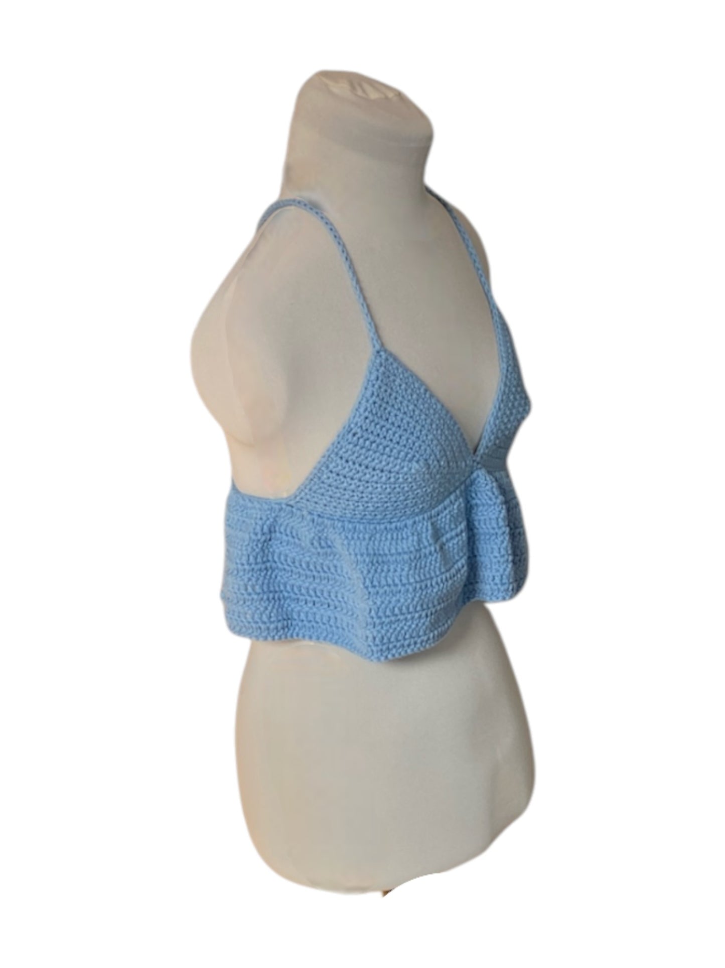 Gehaakte lichtblauwe crop-top/bralette van 100% katoen – handgemaakte festival top met speelse ruches – maat S