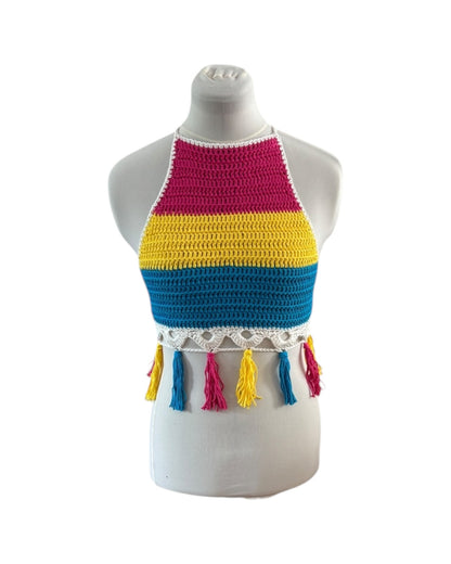 Gehaakte haltertop van 100% katoen – handgemaakte boho festival top met kwastjes in de pan-pride vlag kleuren – maat S
