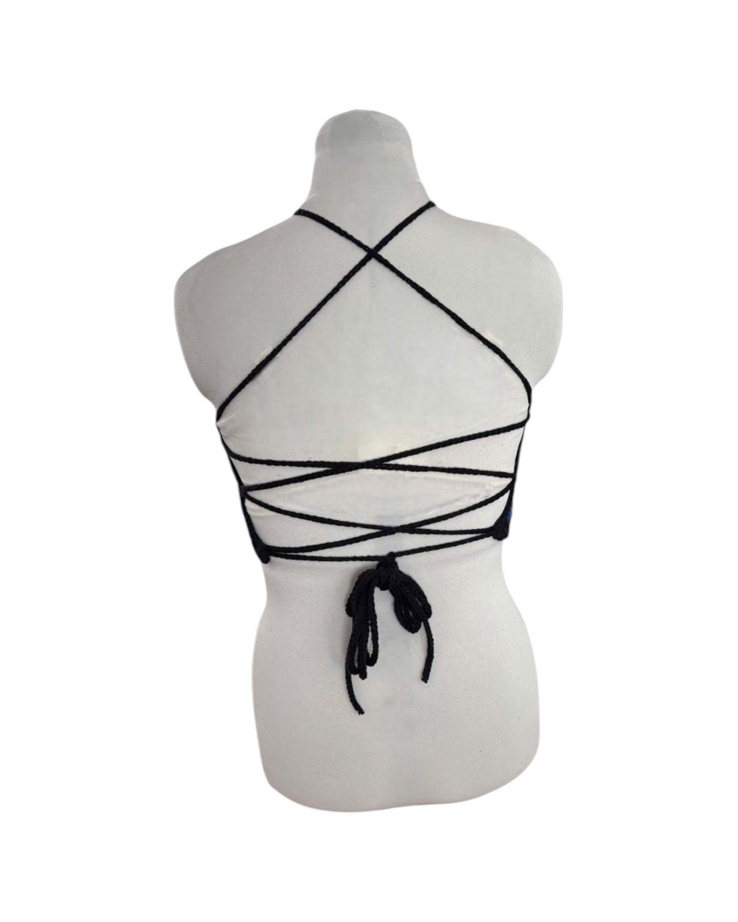 Gehaakte, rood-wit-blauwe haltertop - handgemaakte crop-top met geribbelde structuur en schelpenrand - maat M