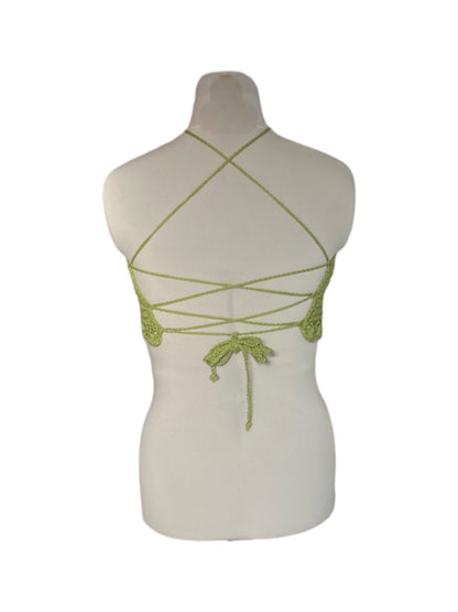 Gehaakte groene halter-top - handgemaakte crop-top met geribbelde structuur en schelpenrand - maat S