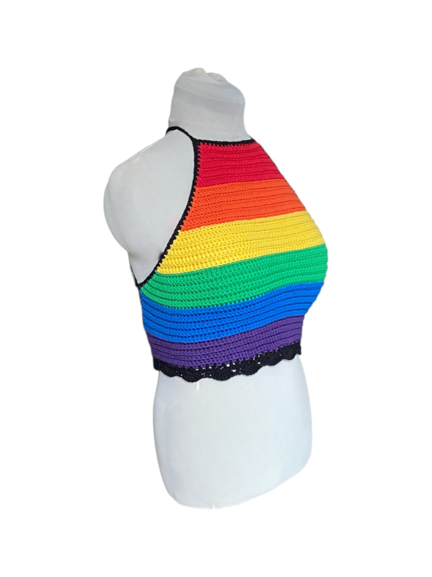 Gehaakte regenboog pride halter-top - handgemaakte crop-top met geribbelde structuur en schelpenrand - maat XL