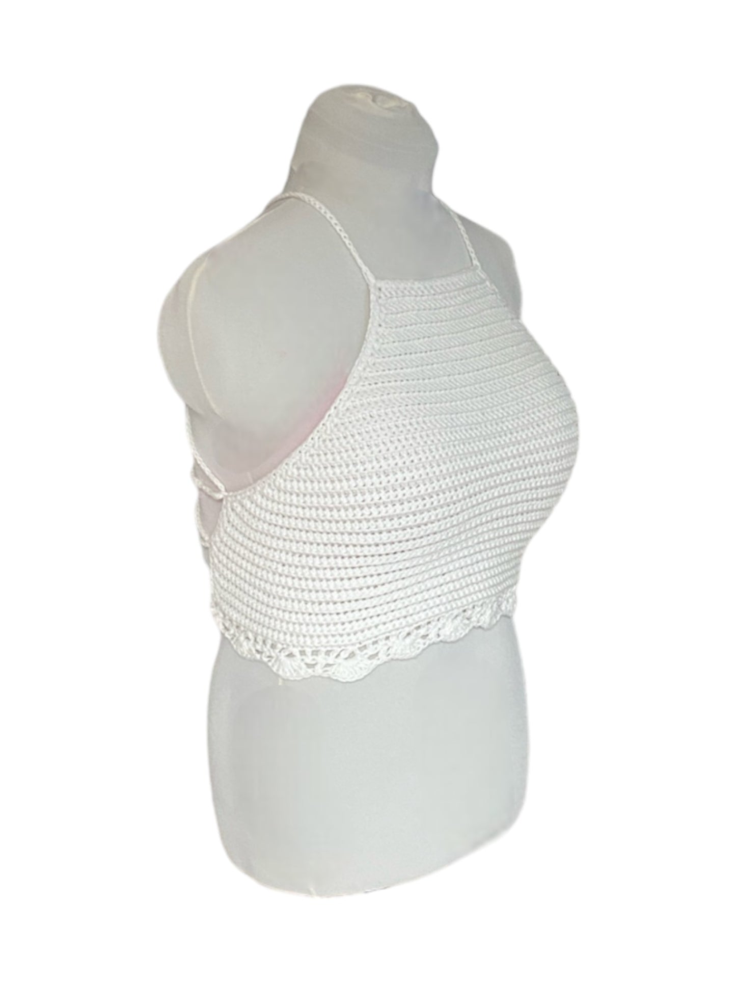 Gehaakte witte halter-top - handgemaakte crop-top met geribbelde structuur en schelpenrand - maat L